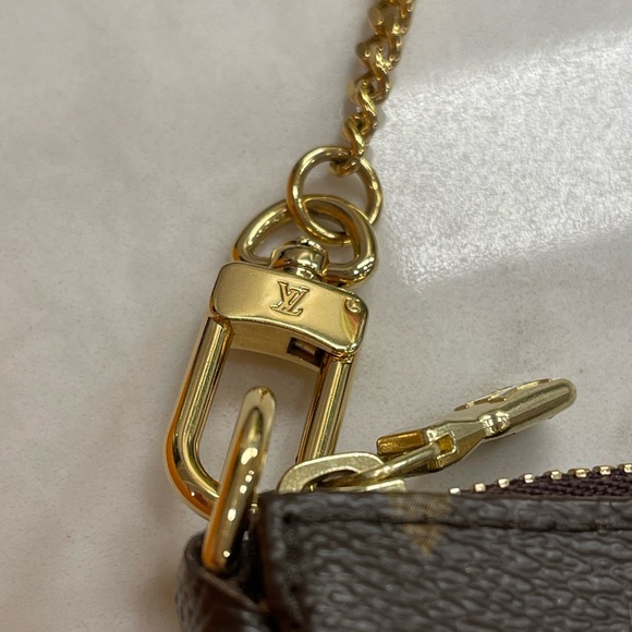 Louis Vuitton monogram mini pochette - Picture 3 of 16
